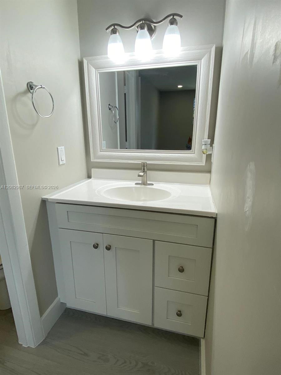 A12082987 Property Photo 8