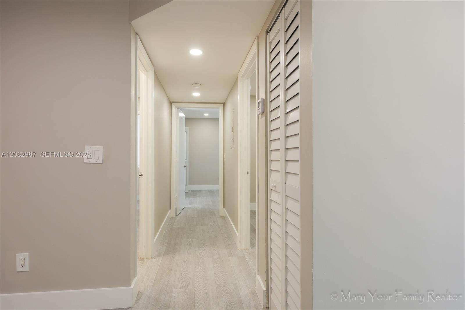 A12082987 Property Photo 8