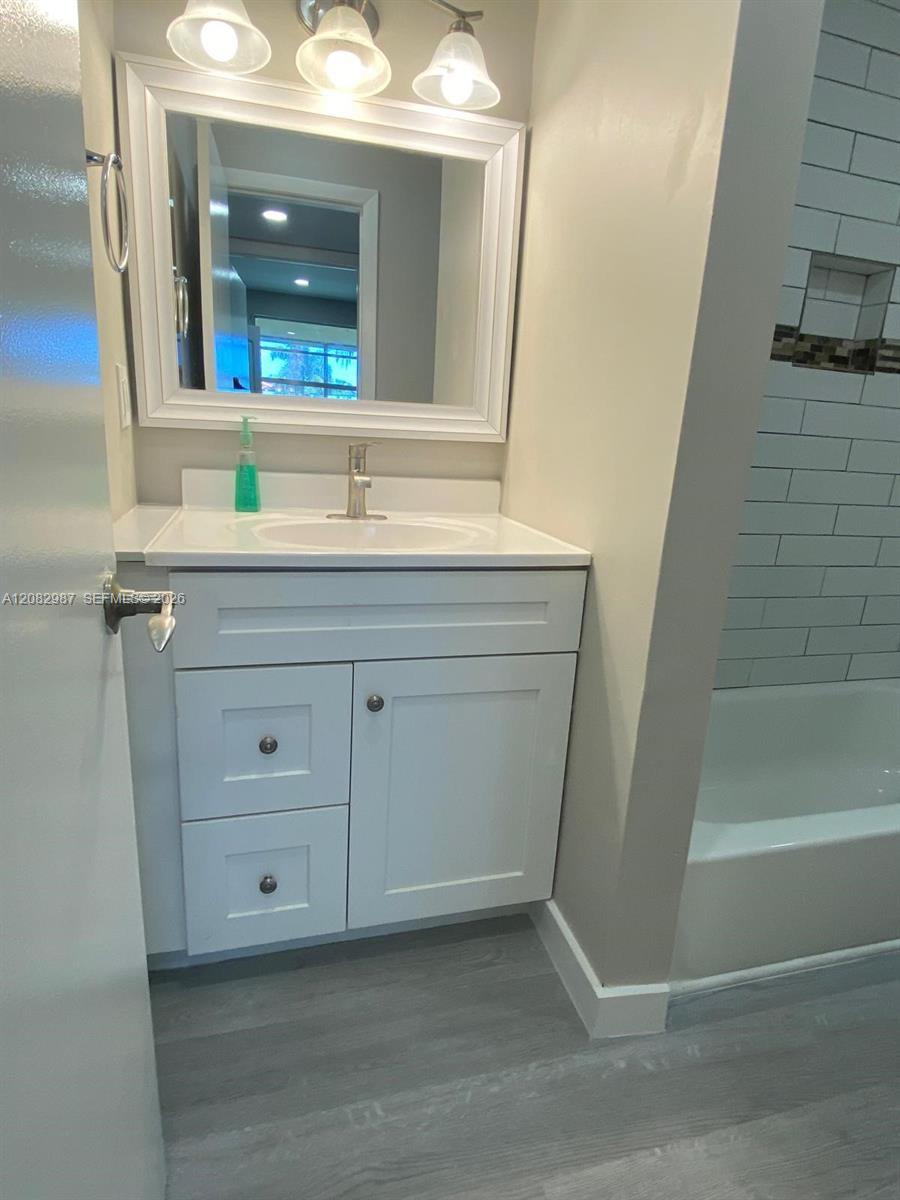 A12082987 Property Photo 11