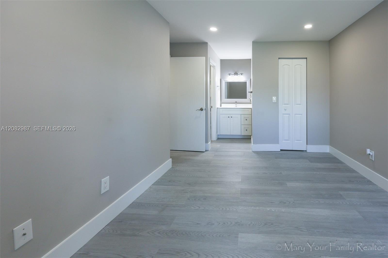 A12082987 Property Photo 11