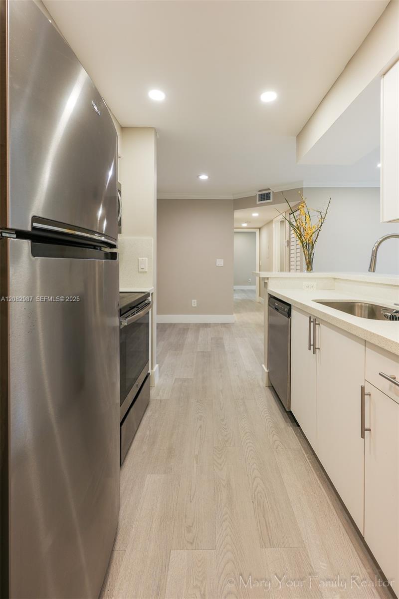 A12082987 Property Photo 12
