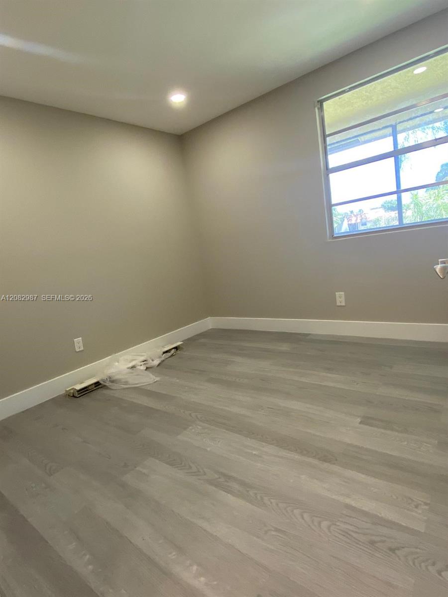 A12082987 Property Photo 13
