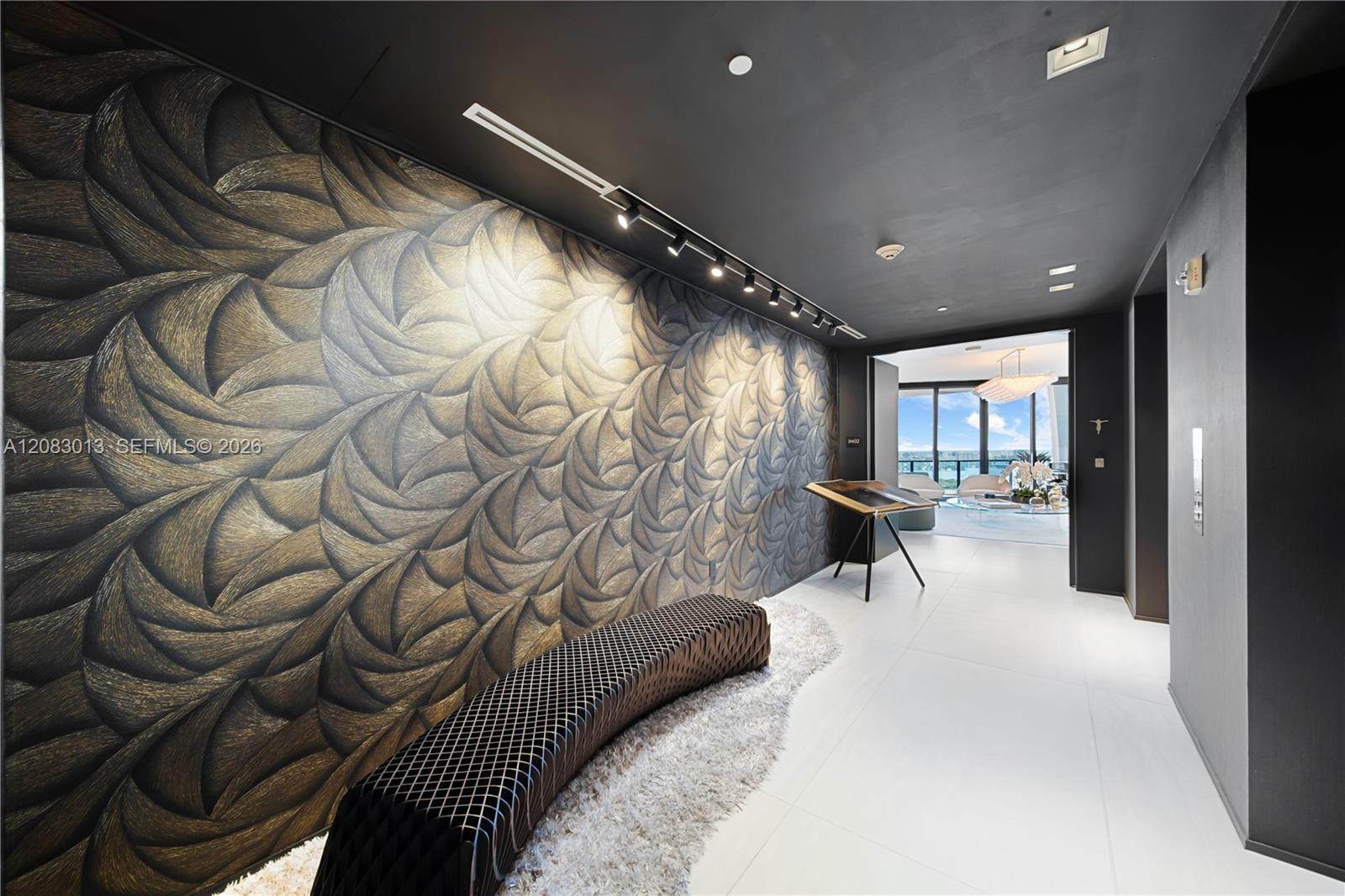 1000 Biscayne Boulevard 3402 Property Photo 4