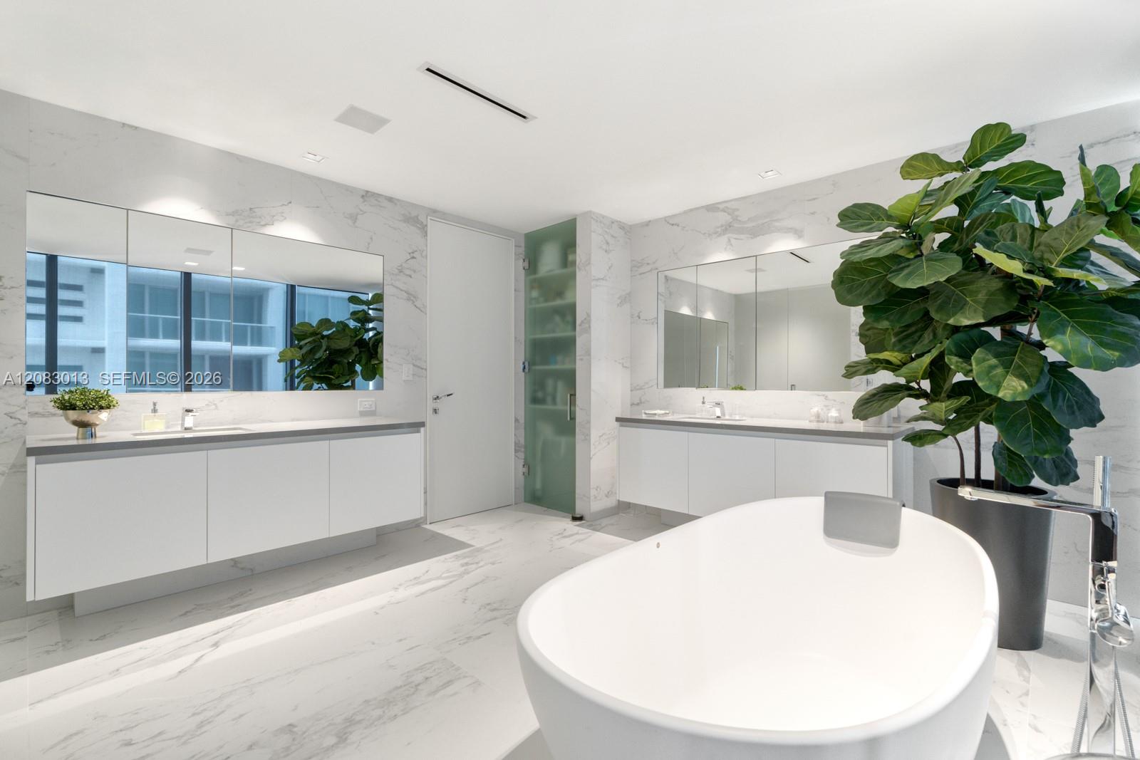 1000 Biscayne Boulevard 3402 Property Photo 27
