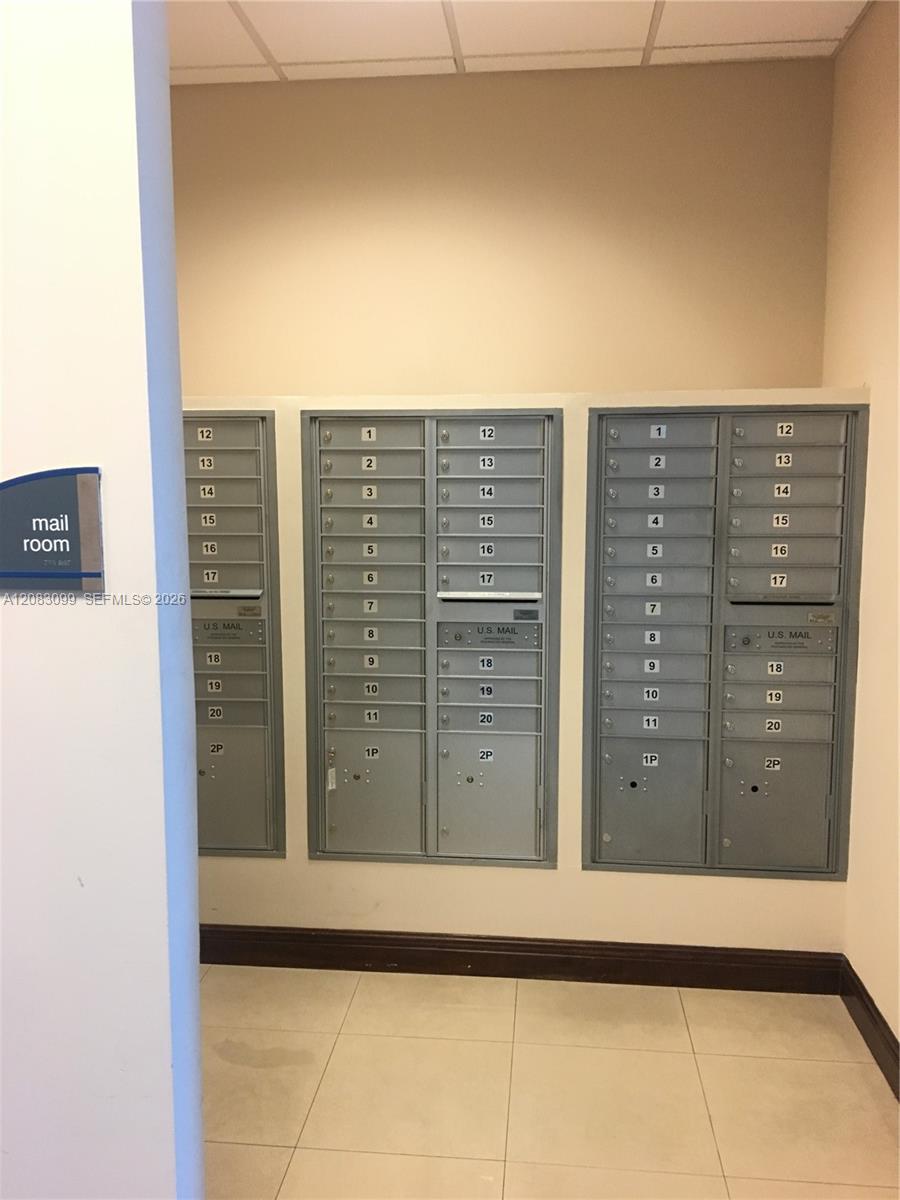 2300 W 84th Street 602-c Property Photo 8
