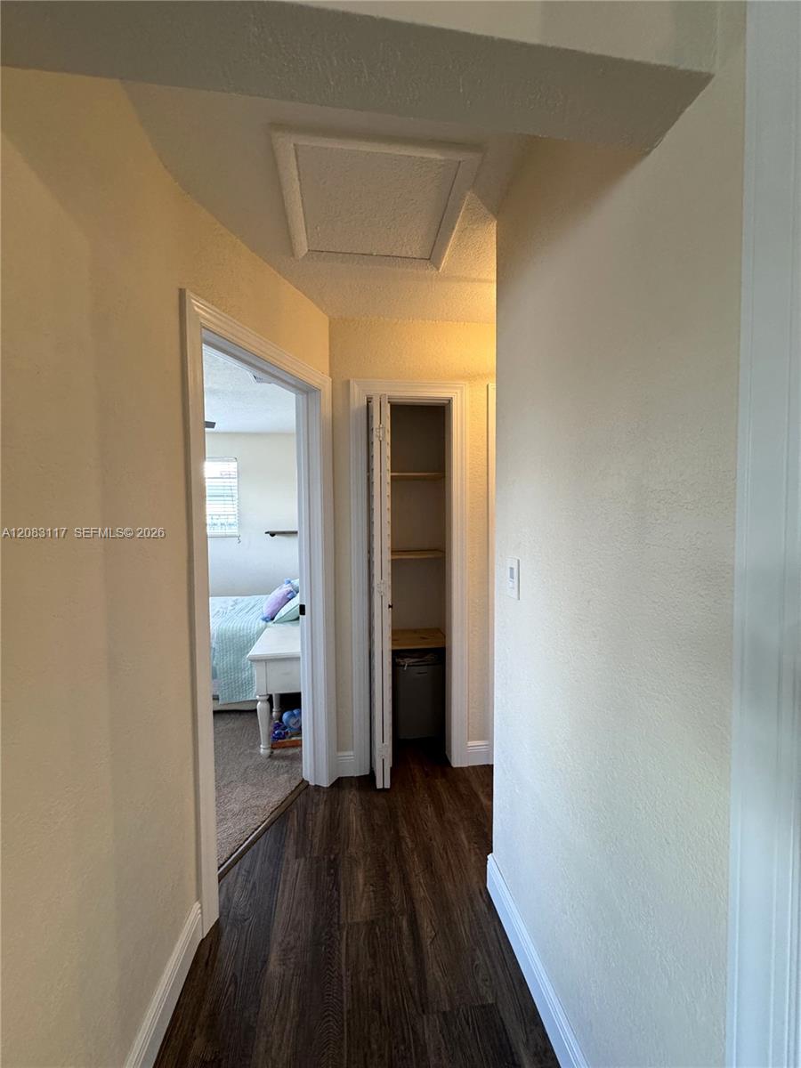 1160 W 33rd Place Property Photo 7