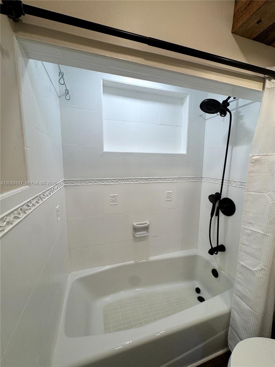 1160 W 33rd Place Property Photo 10