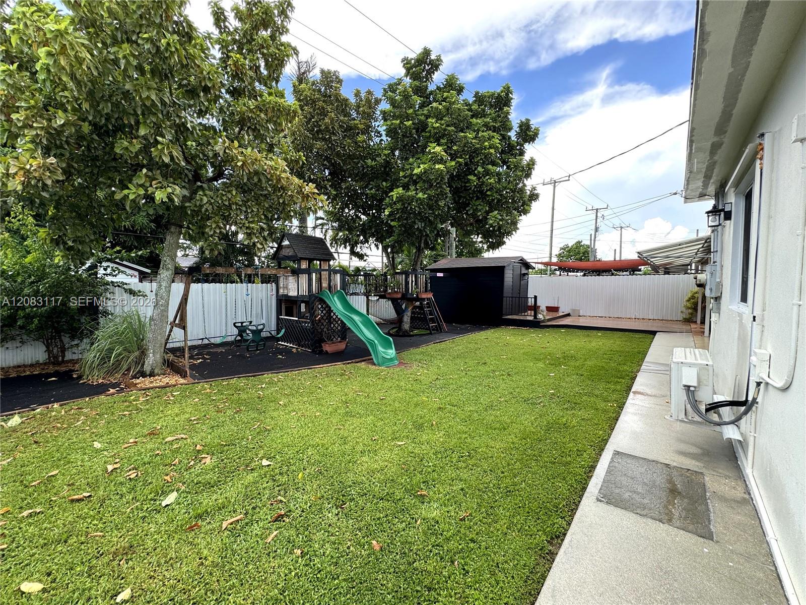 1160 W 33rd Place Property Photo 29