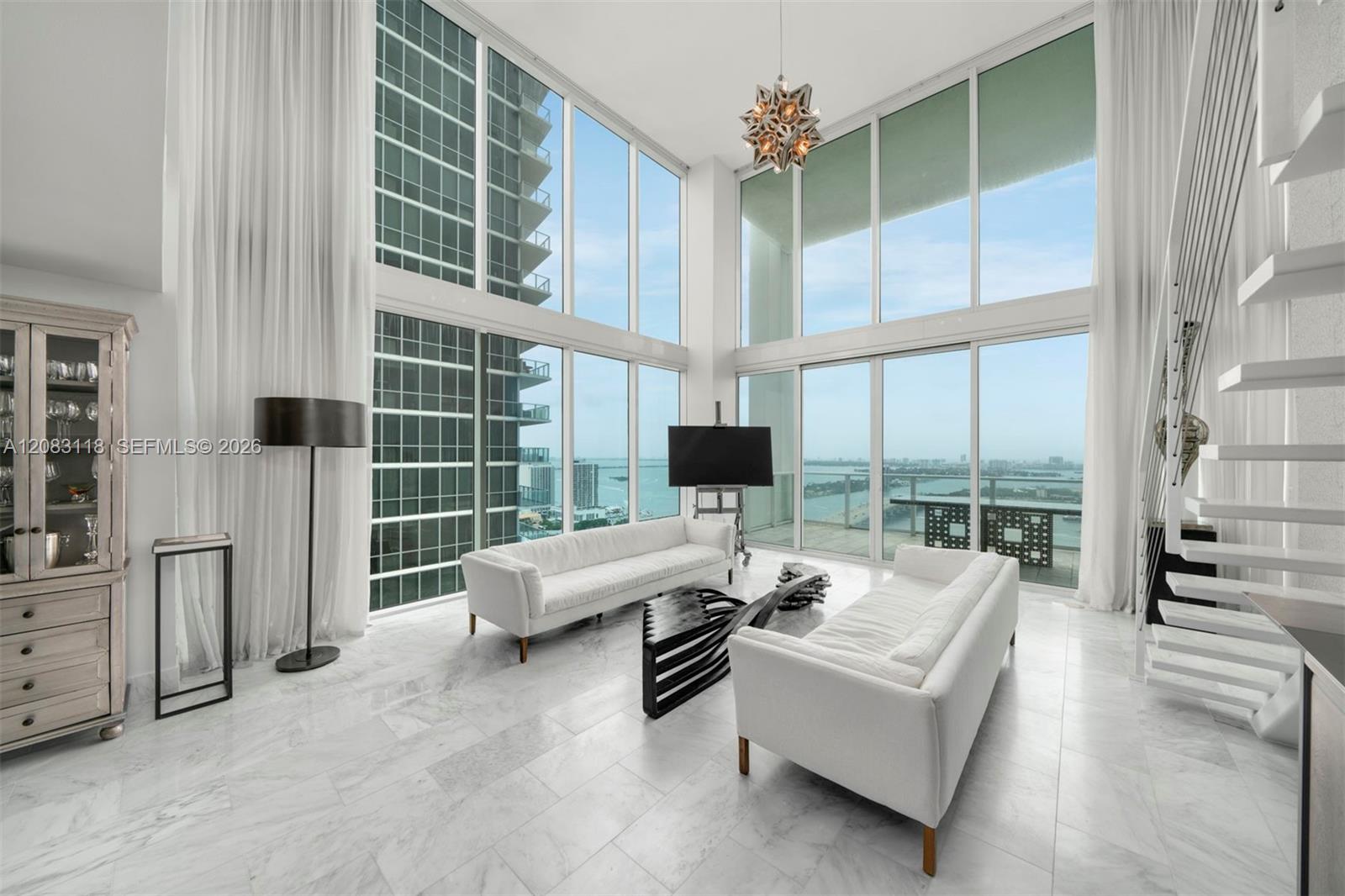 1040 Biscayne Boulevard 3304 Property Photo 4