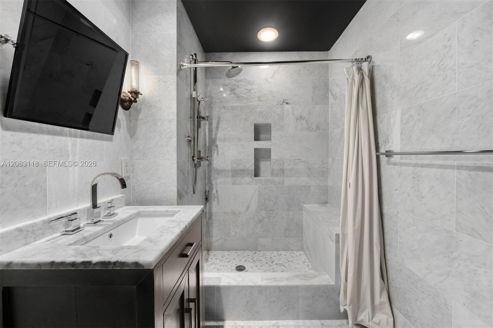 1040 Biscayne Boulevard 3304 Property Photo 17