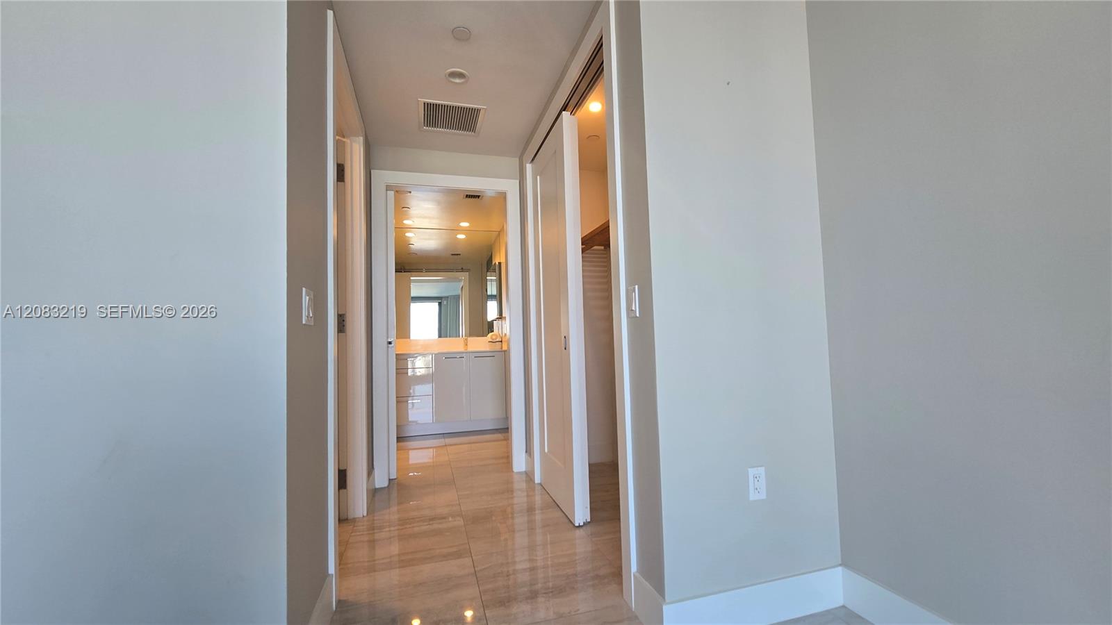 100 E Las Olas Boulevard 2202 Property Photo 14