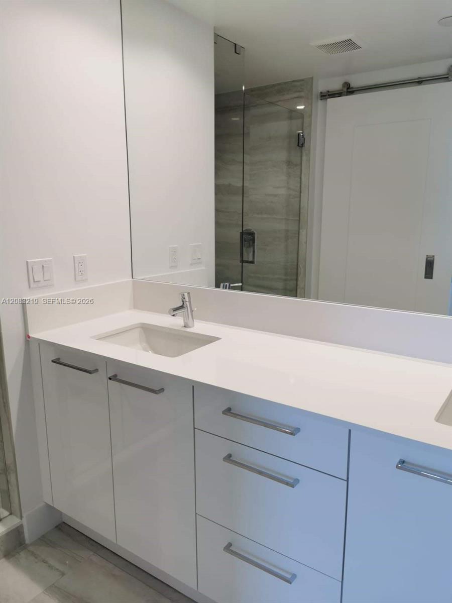 100 E Las Olas Boulevard 2202 Property Photo 19