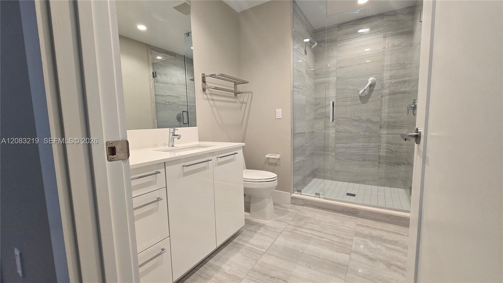 100 E Las Olas Boulevard 2202 Property Photo 27