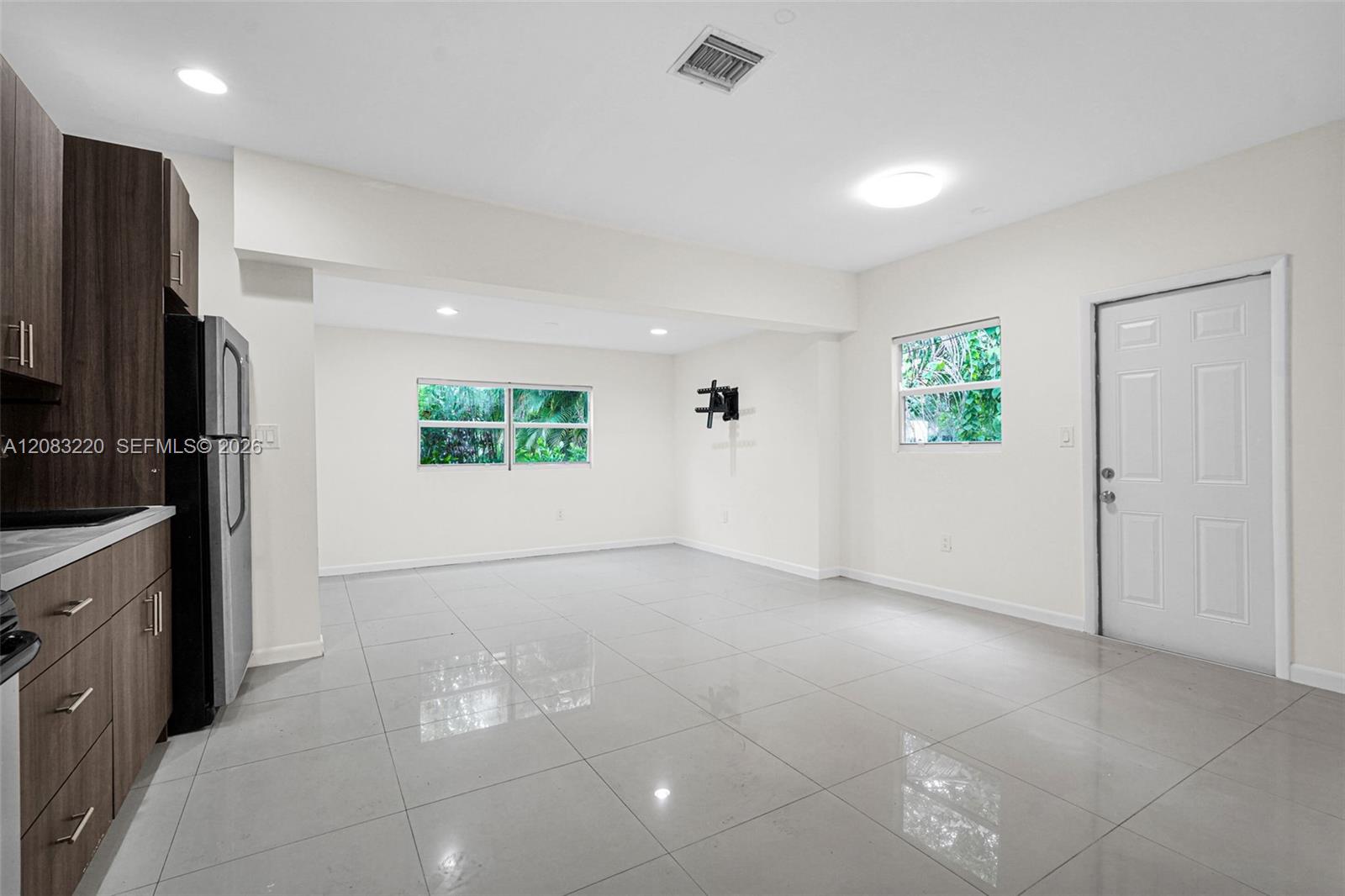 18 NW 45th Street A Property Photo 1