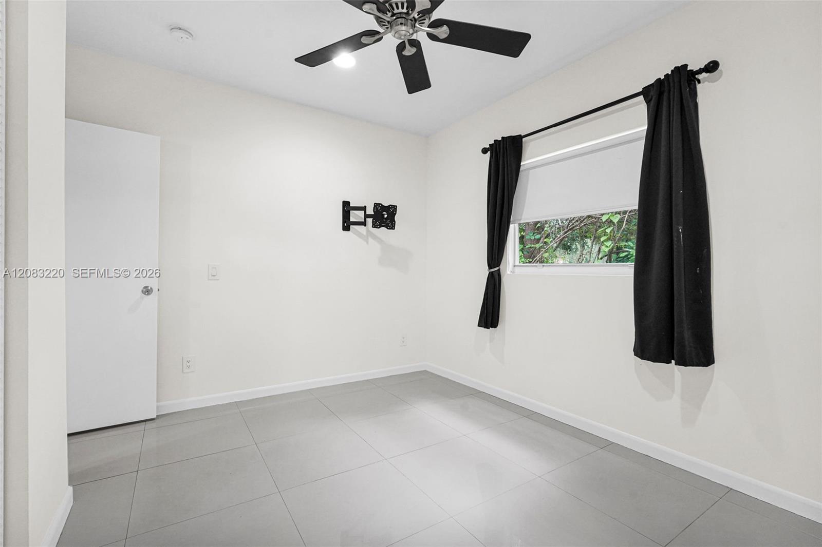 18 Nw 45th Street A Property Photo 15