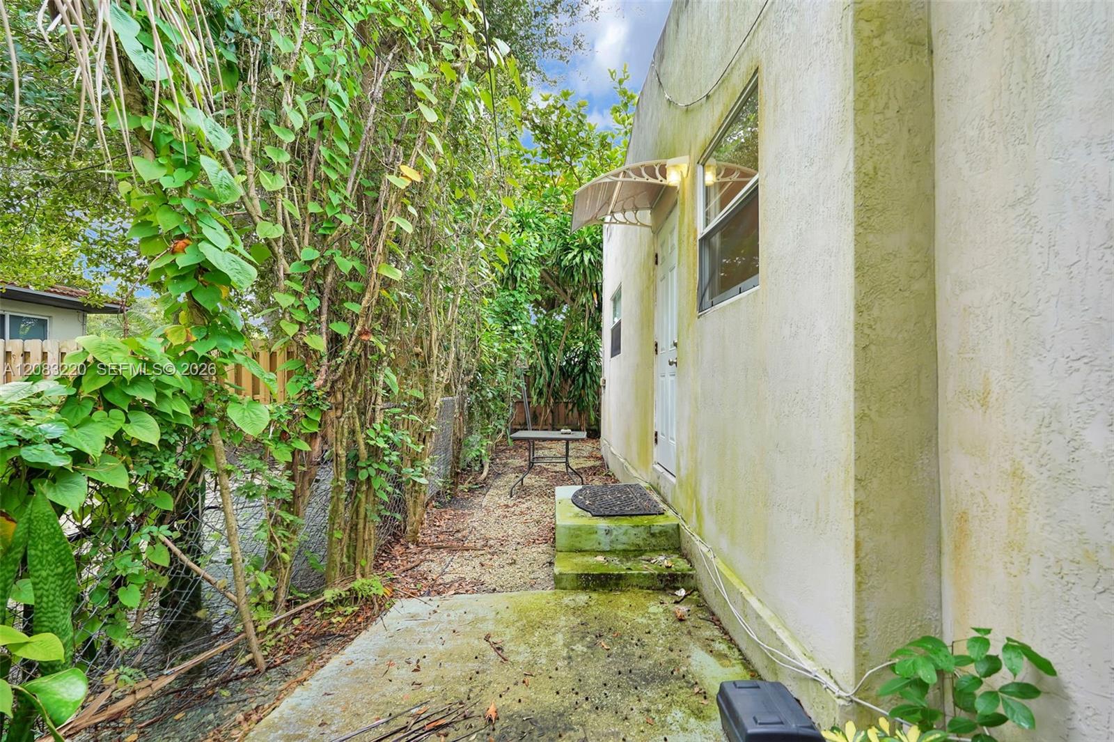 18 Nw 45th Street A Property Photo 20