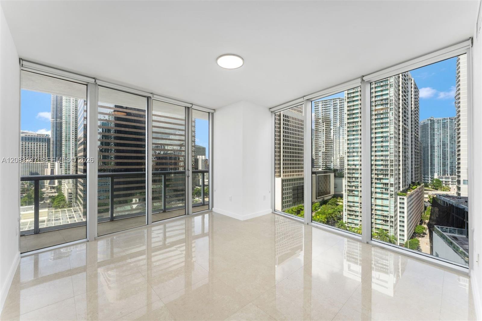 495 Brickell Avenue 1811 Property Photo 6