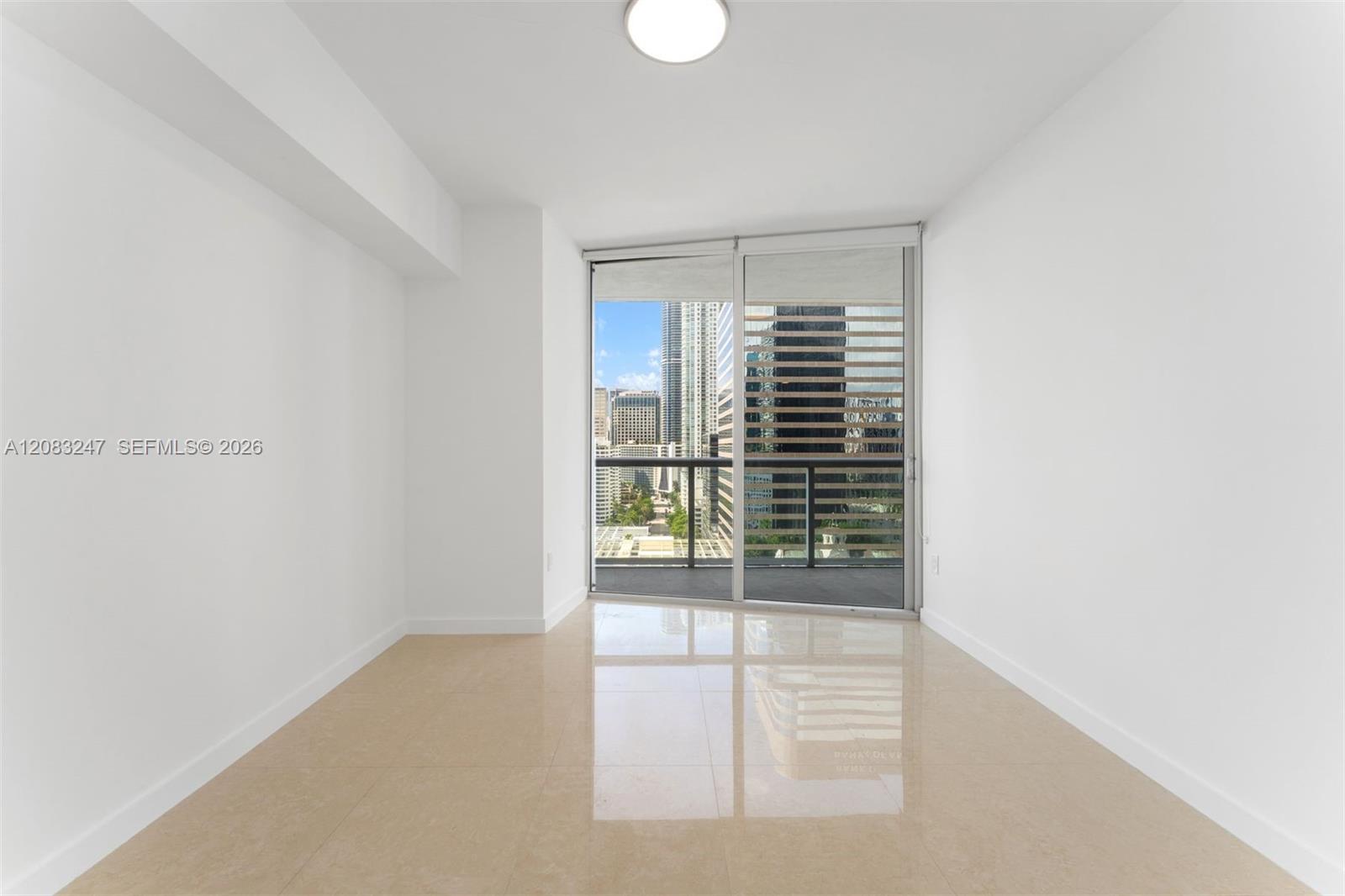 495 Brickell Avenue 1811 Property Photo 14