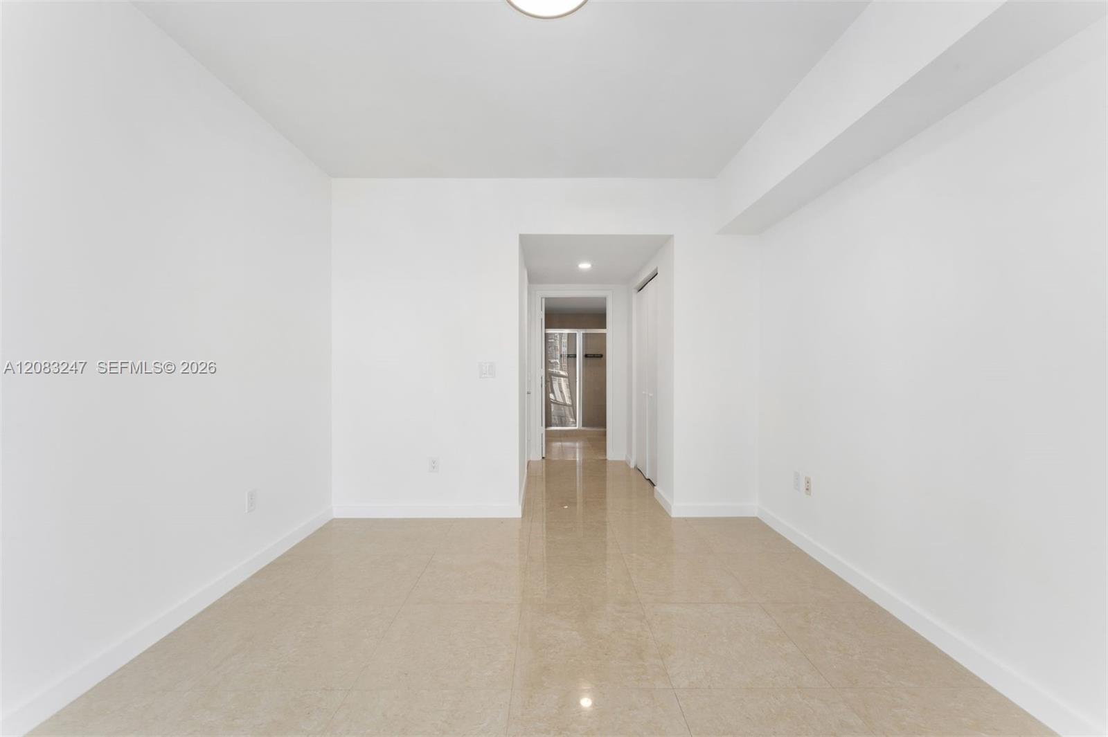 495 Brickell Avenue 1811 Property Photo 16