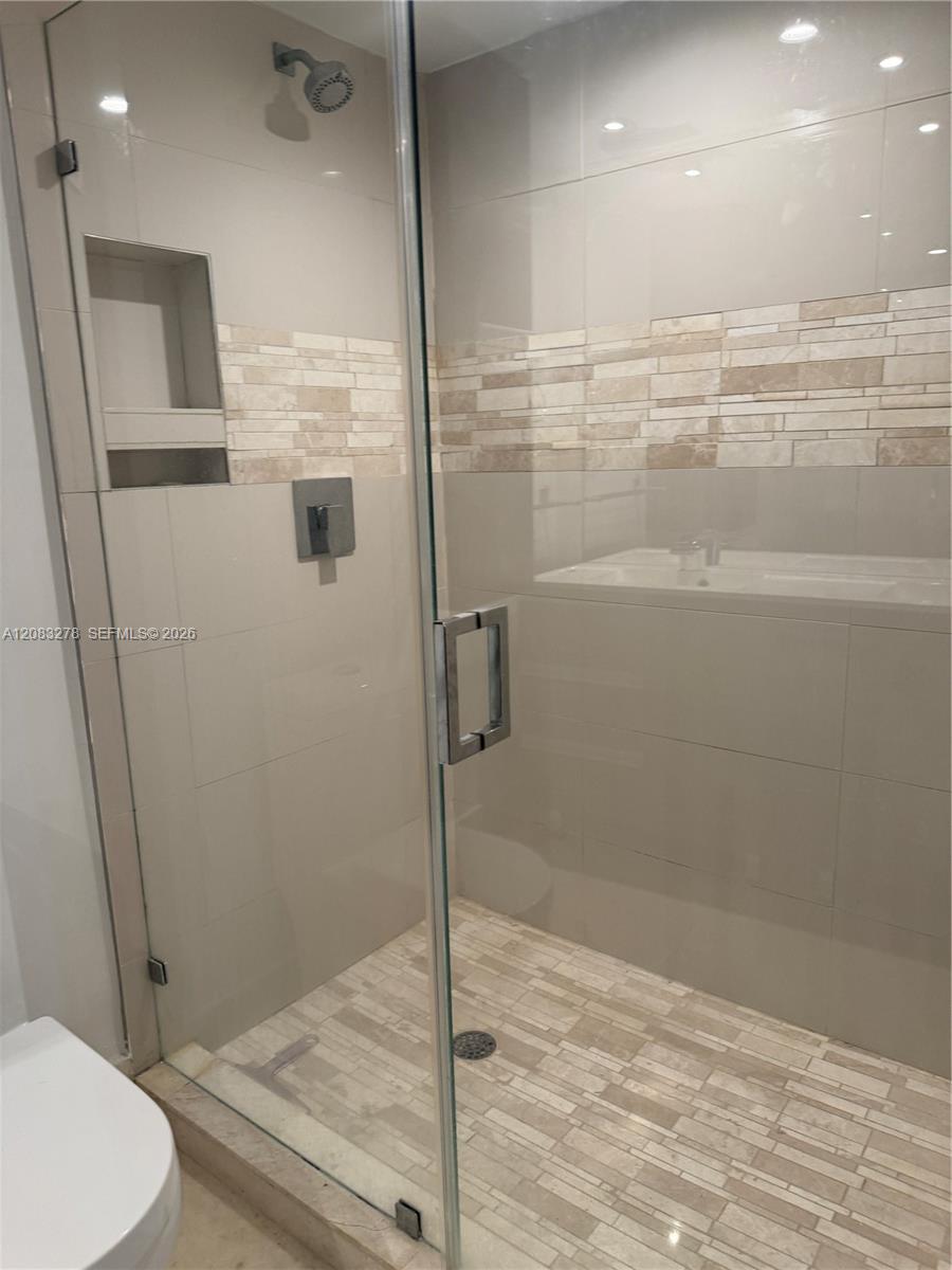 600 Three Islands Boulevard 1806 Property Photo 28