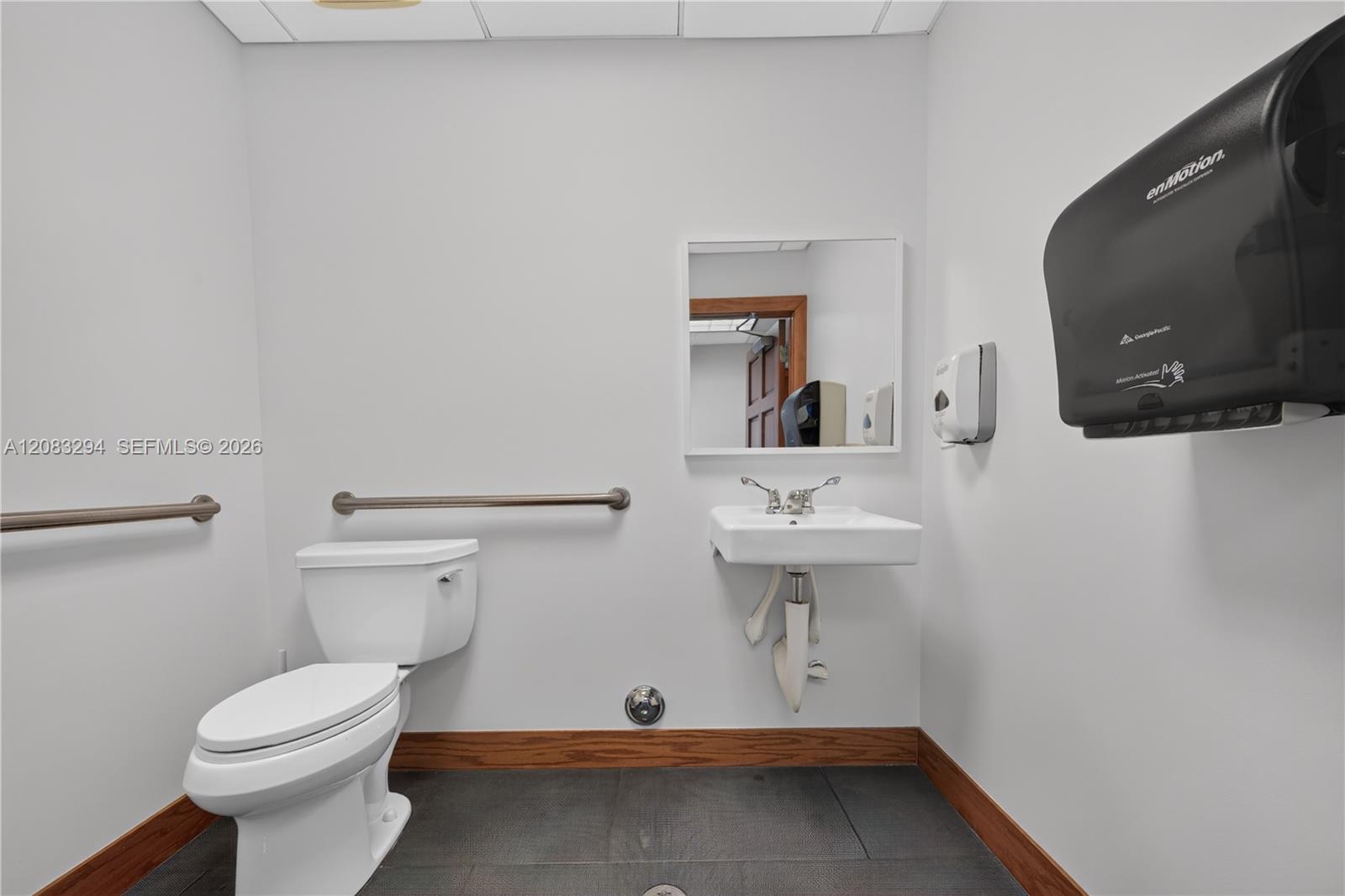 3042 Nw 82nd Avenue Property Photo 47