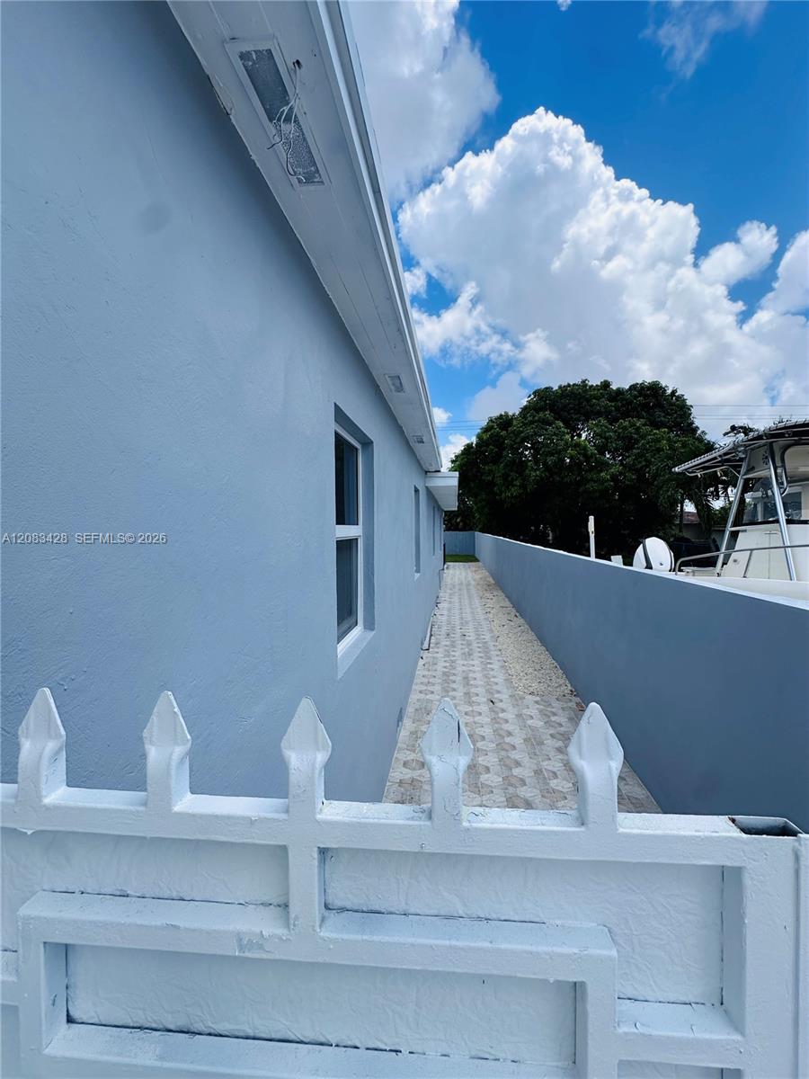 82 E 16th Street Property Photo 5