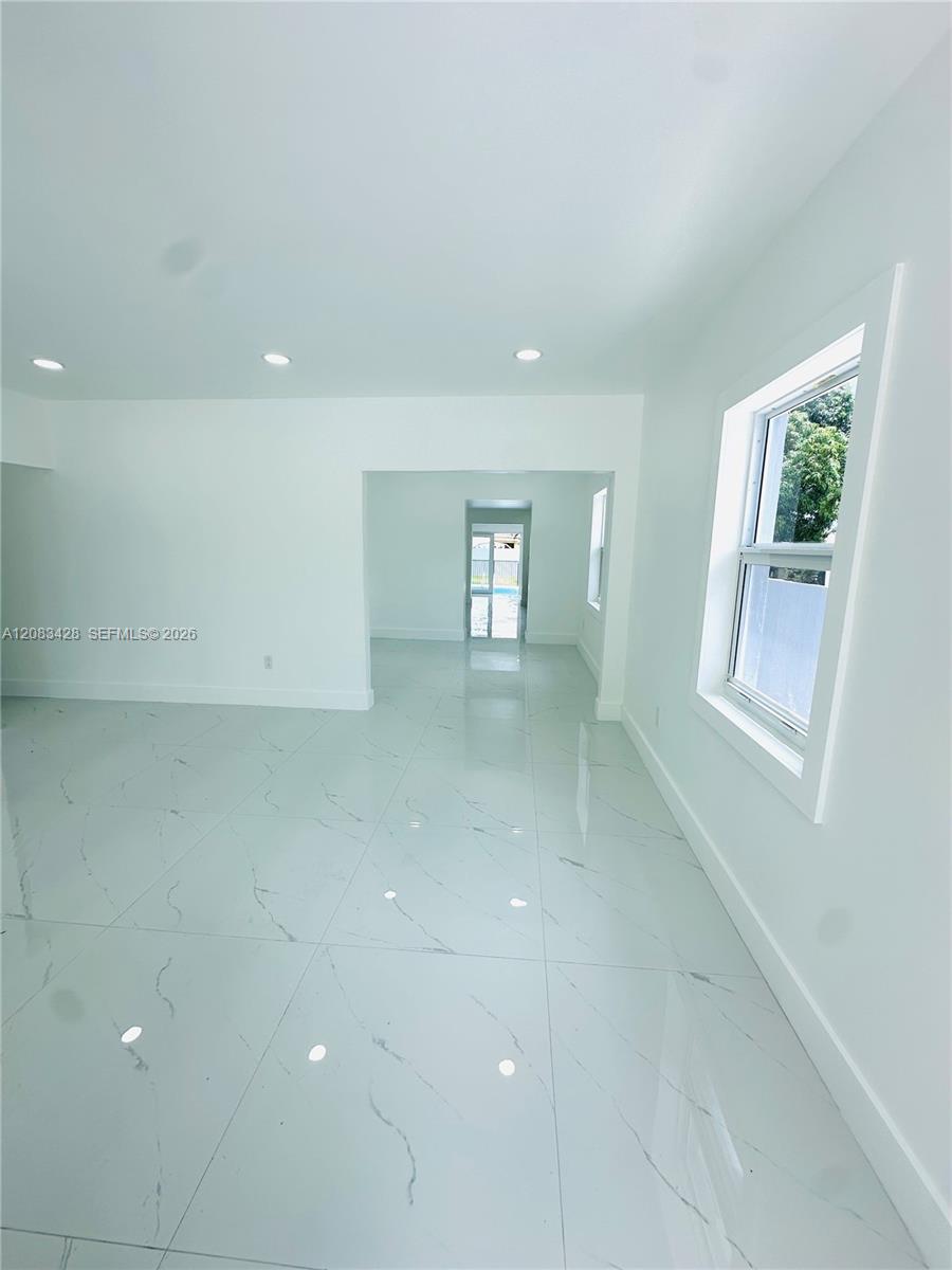 82 E 16th Street Property Photo 7