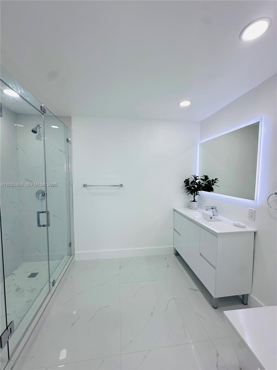 82 E 16th Street Property Photo 10