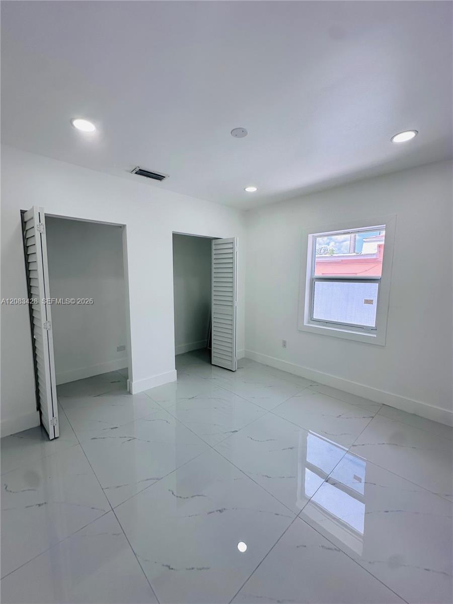 82 E 16th Street Property Photo 16