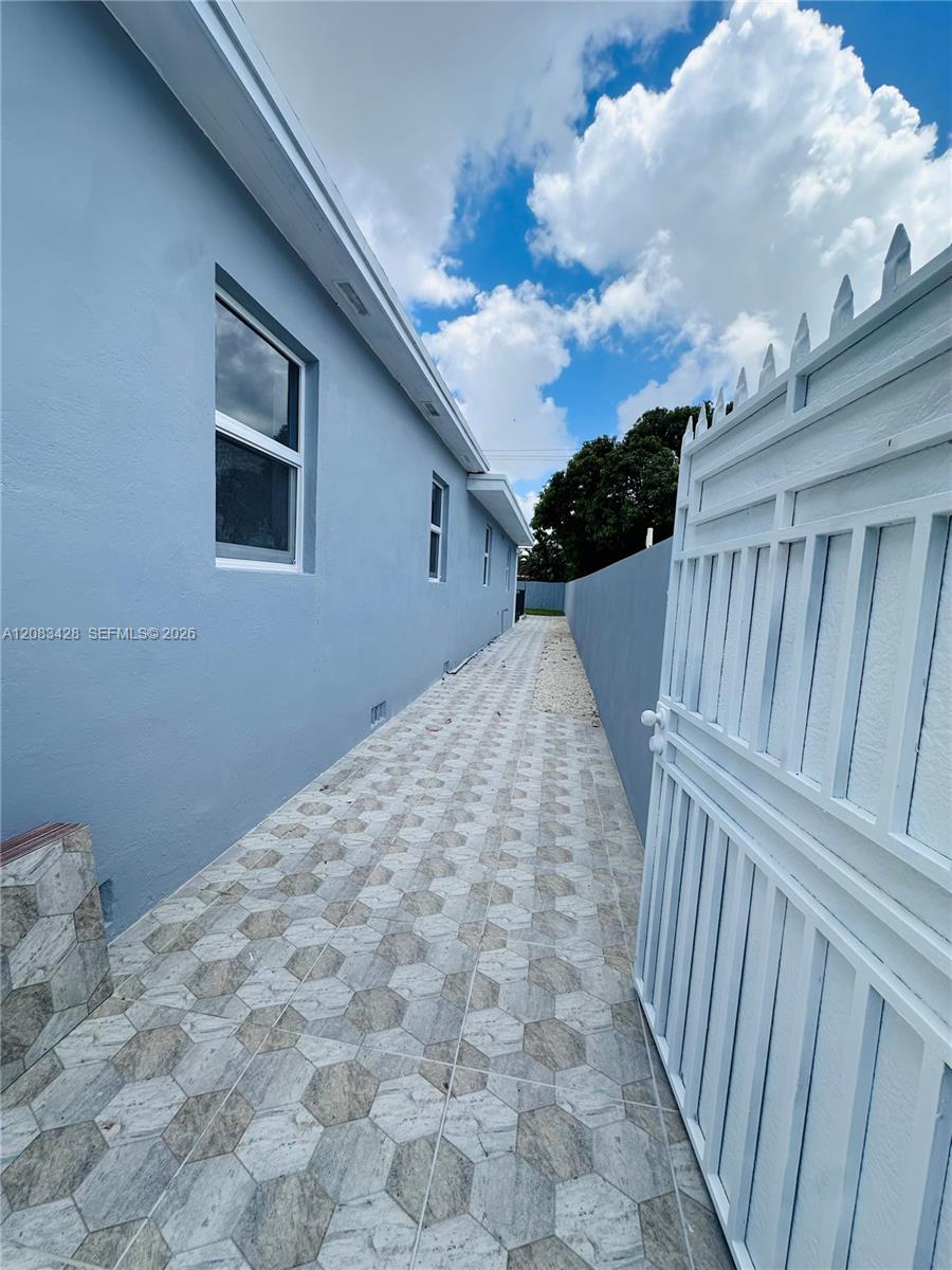 82 E 16th Street Property Photo 34