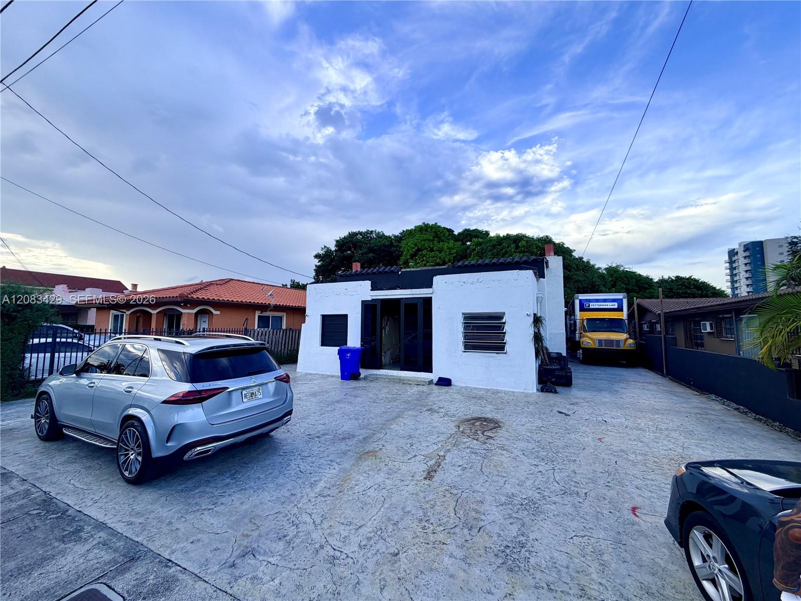 1829 NW 5th Street