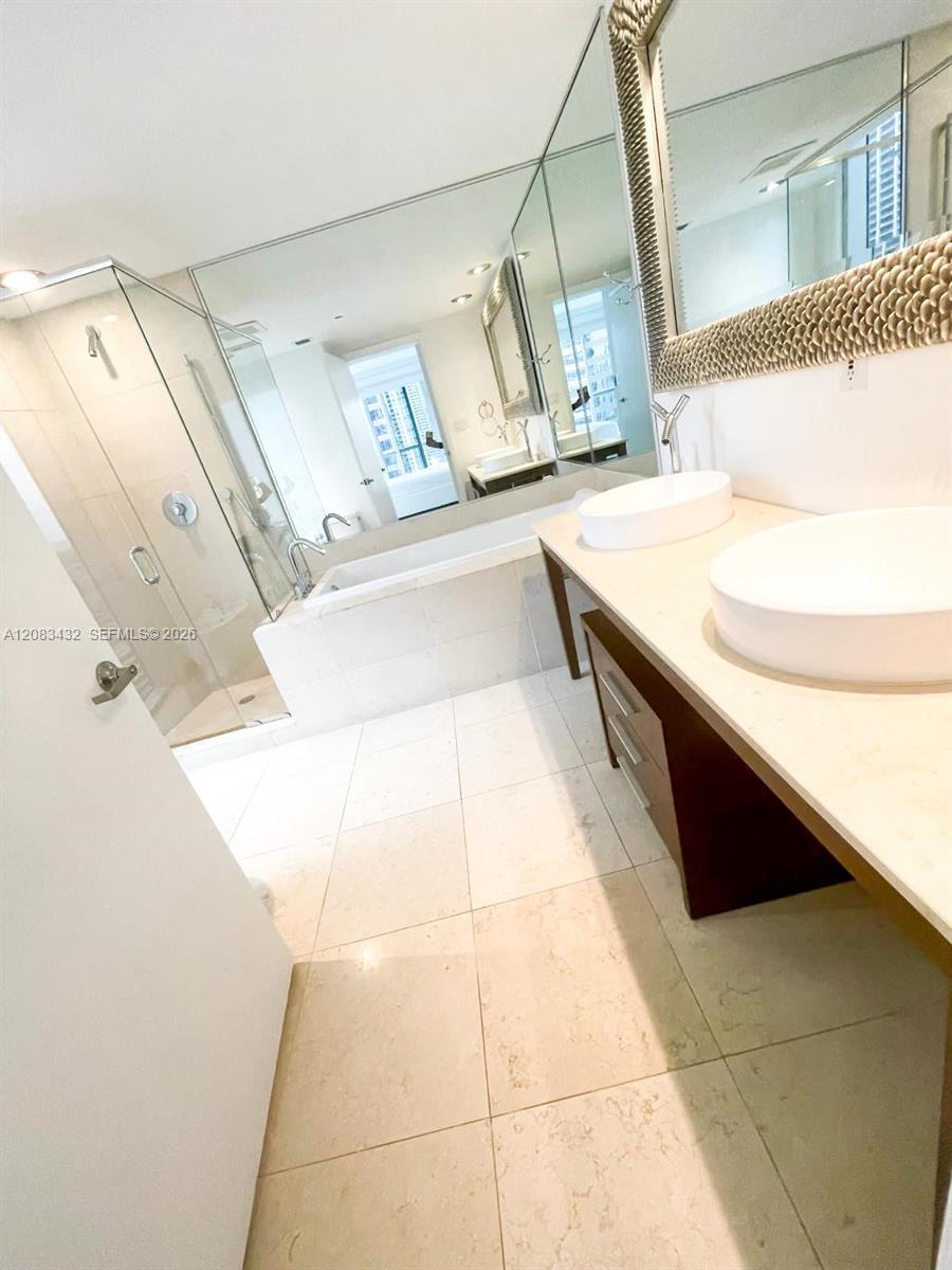 495 Brickell Avenue 2611 Property Photo 11
