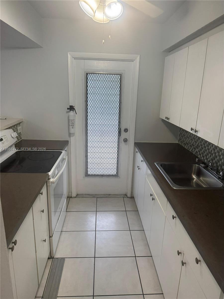 A12083472 Property Photo 3