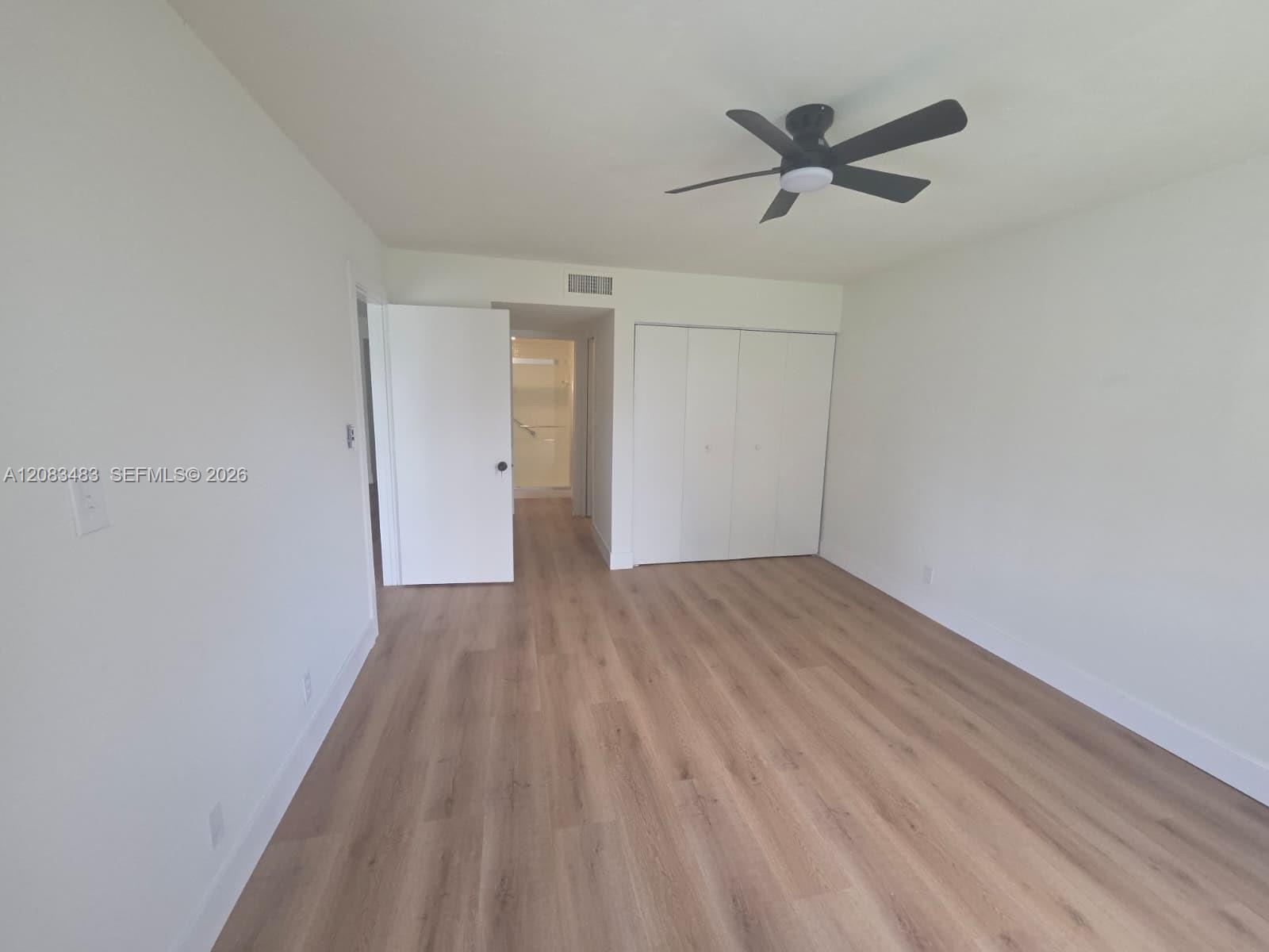 7245 S Devon Drive 112 Property Photo 13