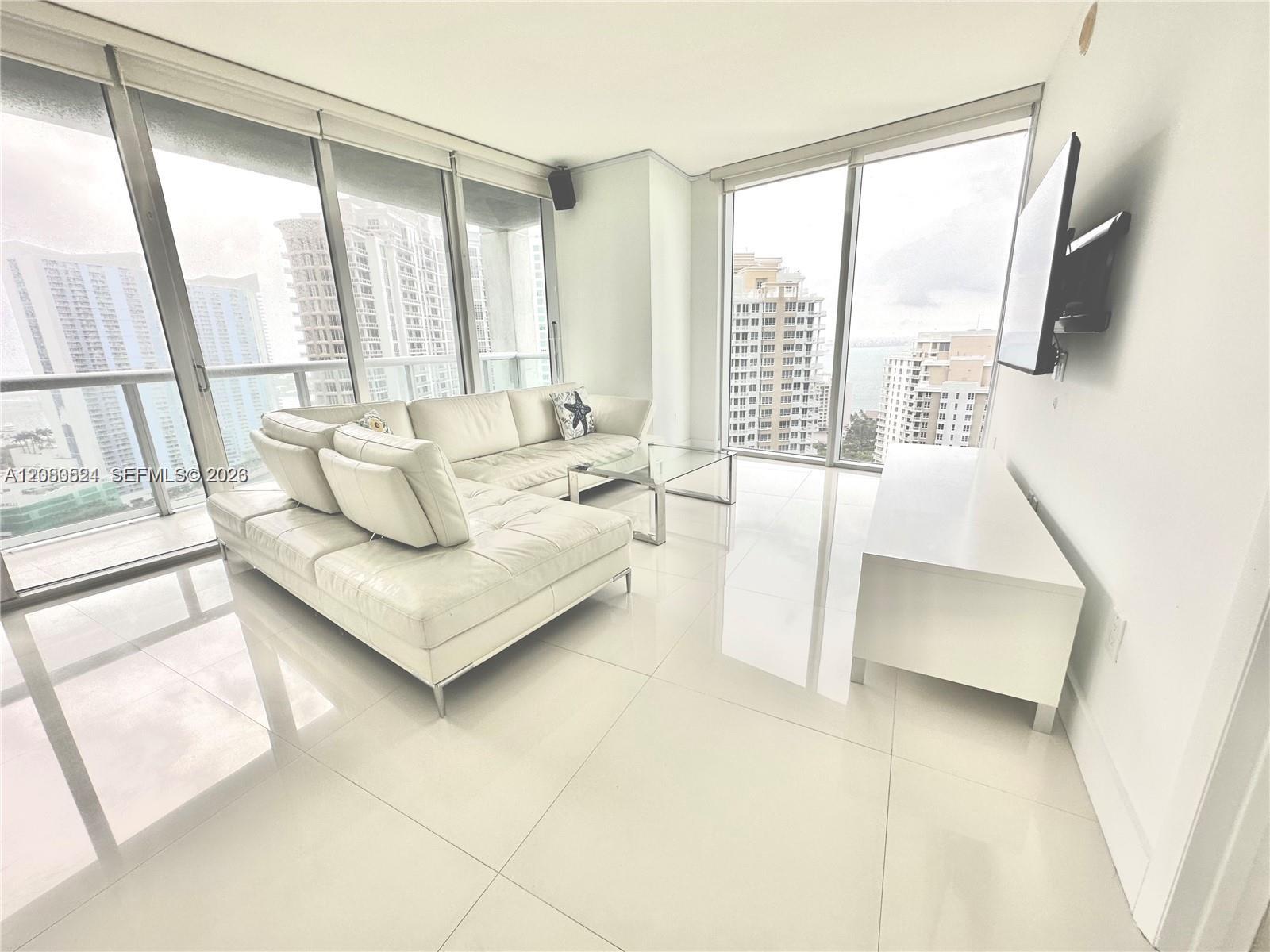 495 Brickell Avenue 2702 Property Photo 3