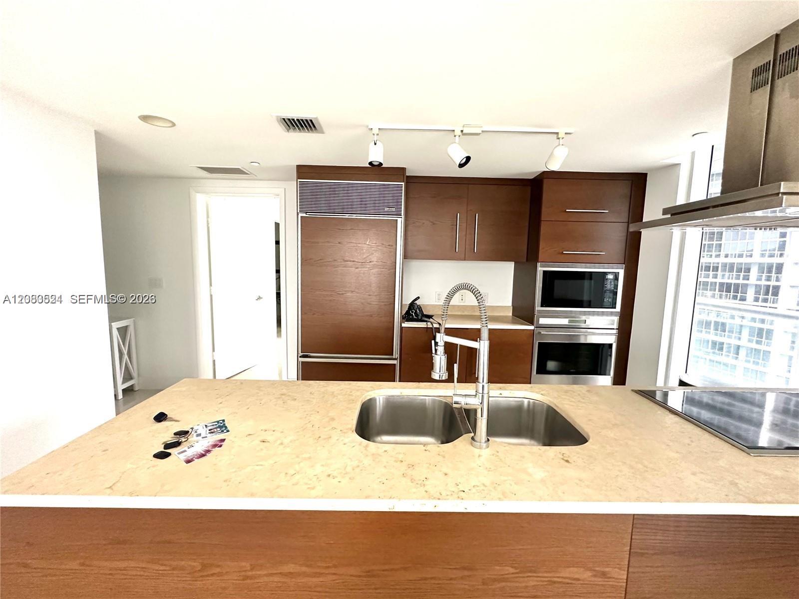 495 Brickell Avenue 2702 Property Photo 6