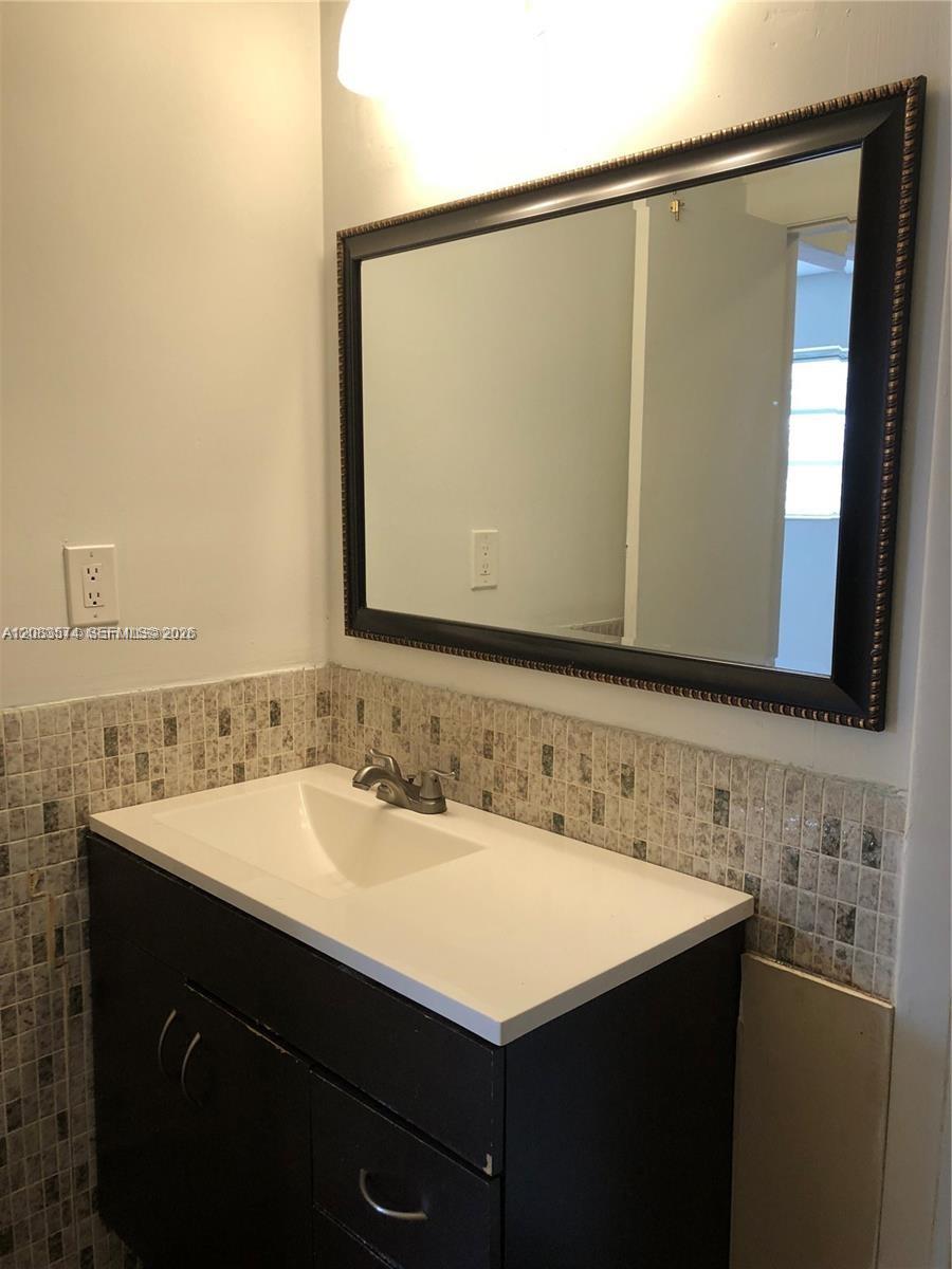 3309 Acapulco Drive Property Photo 11