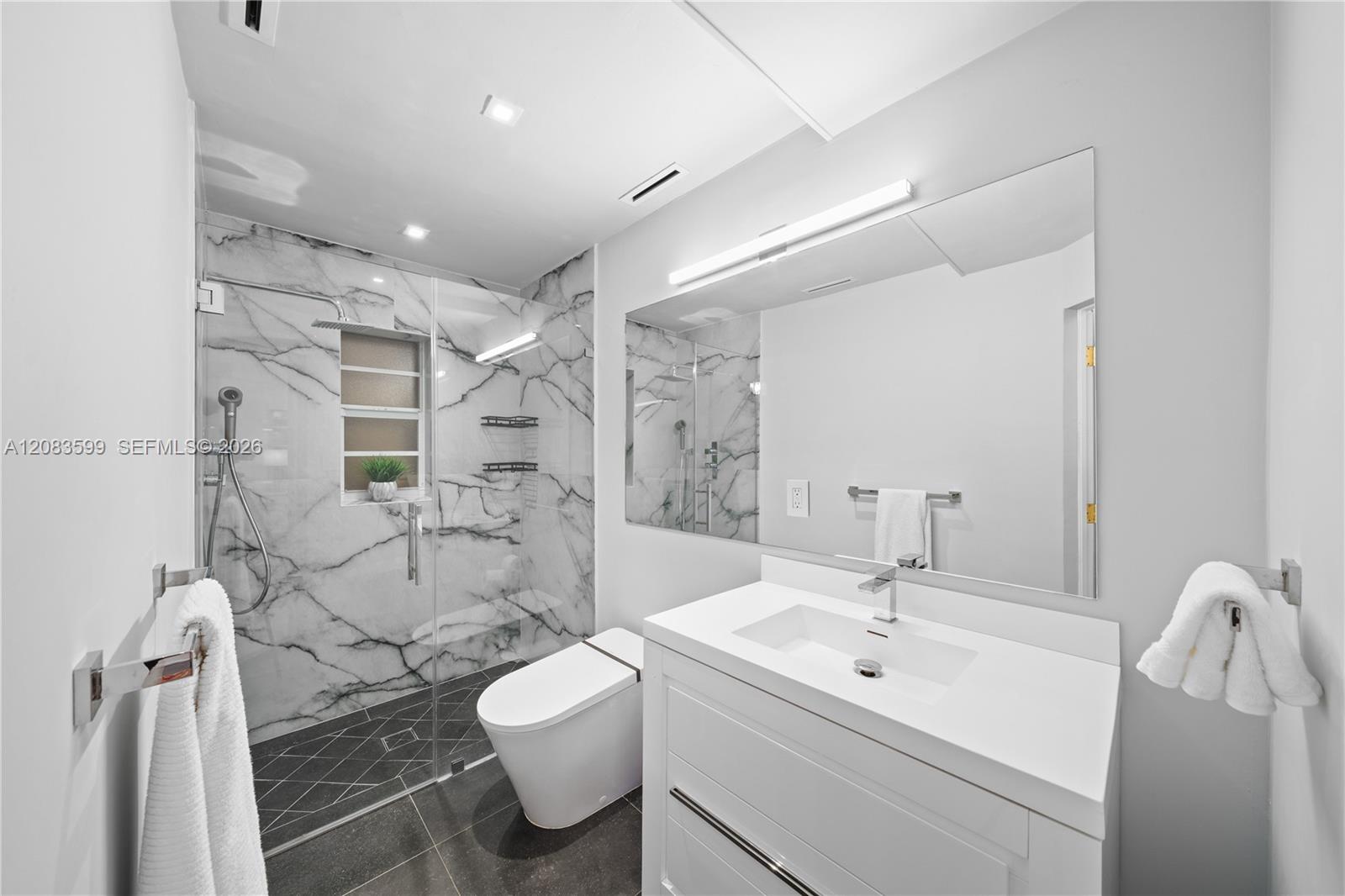 238 E San Marino Drive Property Photo 31