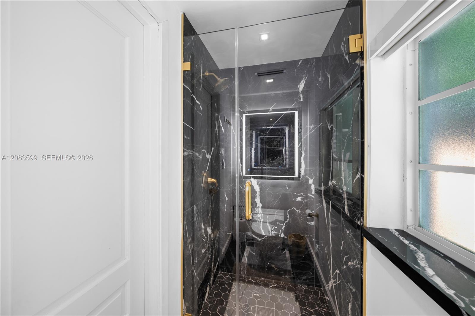 238 E San Marino Drive Property Photo 34