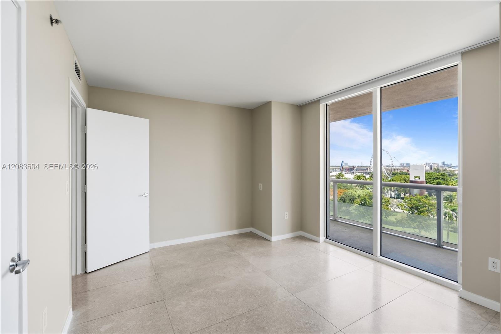 50 Biscayne Boulevard 902 Property Photo 25