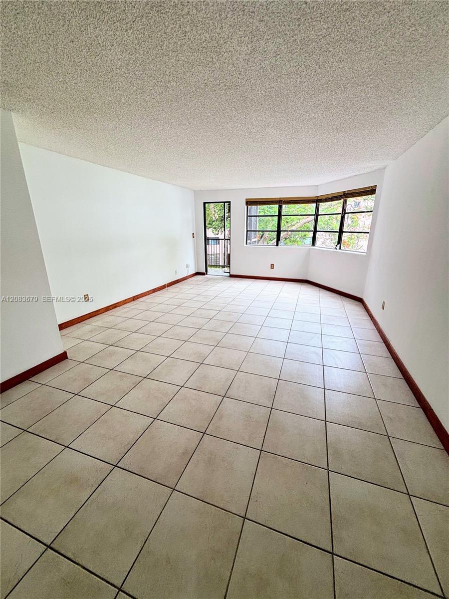 20860 San Simeon Way 303-6 Property Photo 7