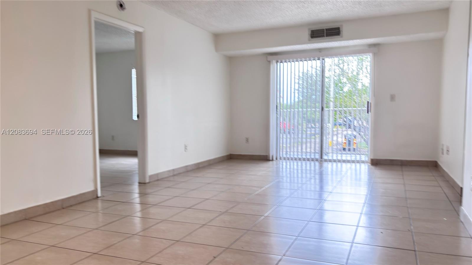 8240 Sw 210th Street 101 Property Photo 3