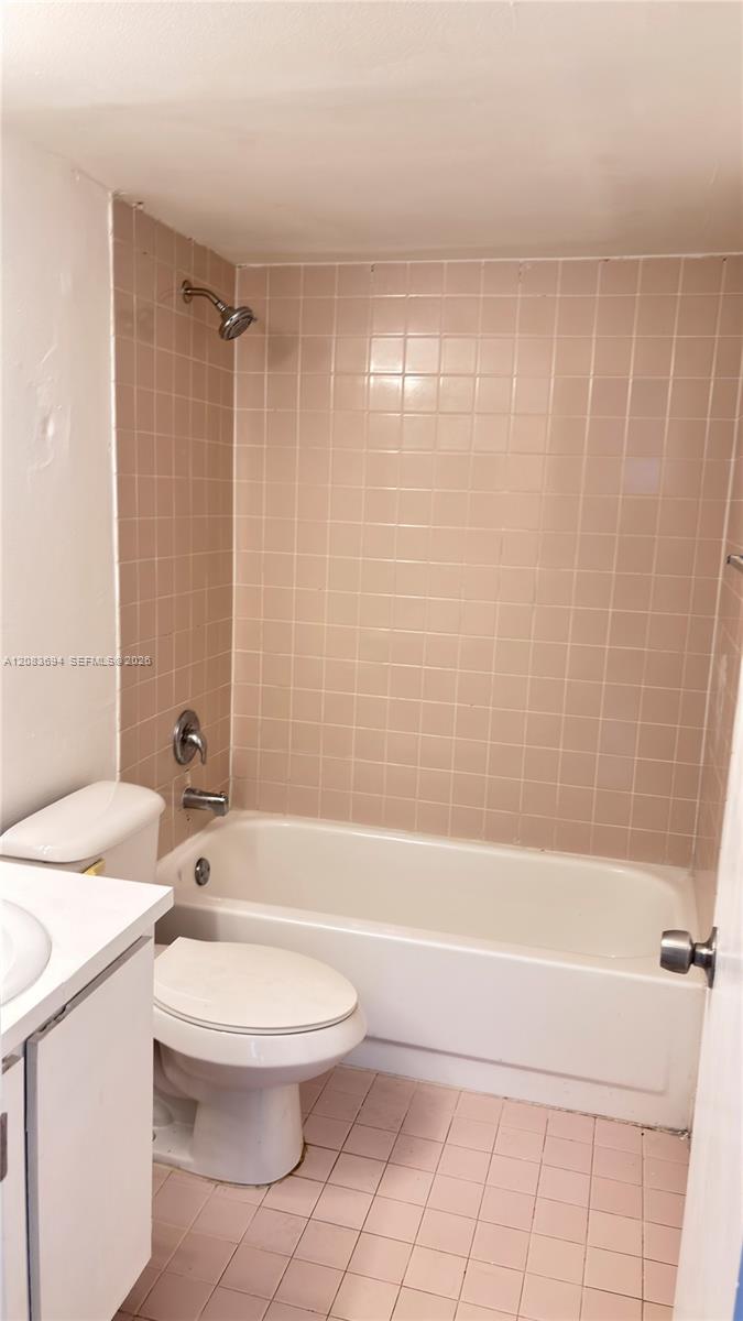 8240 Sw 210th Street 101 Property Photo 13