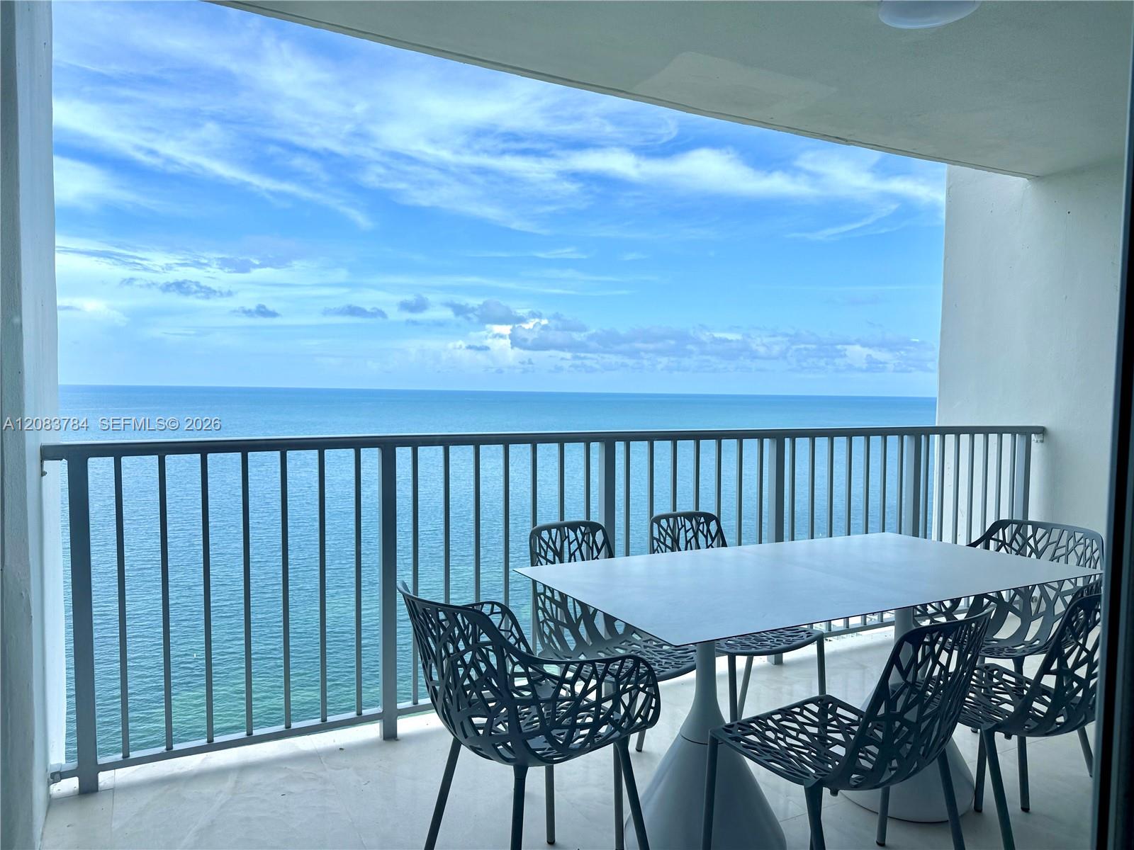 881 Ocean Drive 25e Property Photo 3