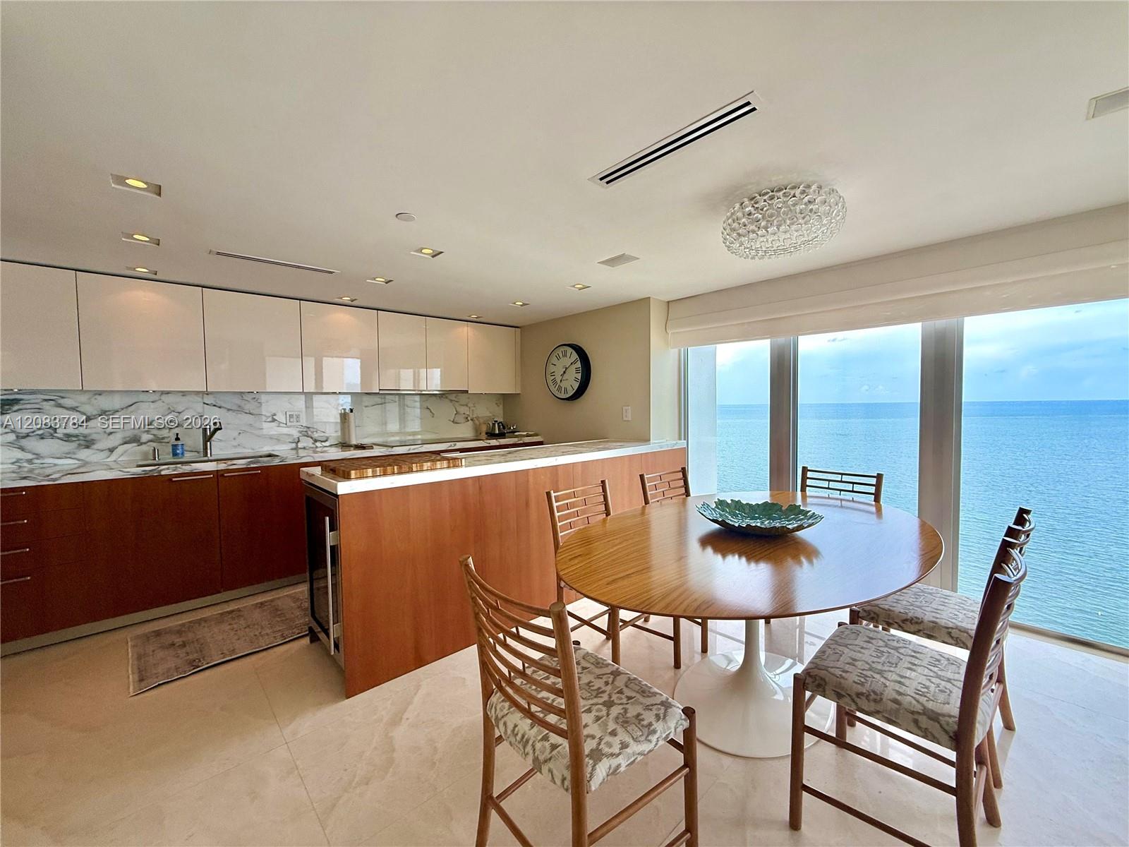 881 Ocean Drive 25e Property Photo 17