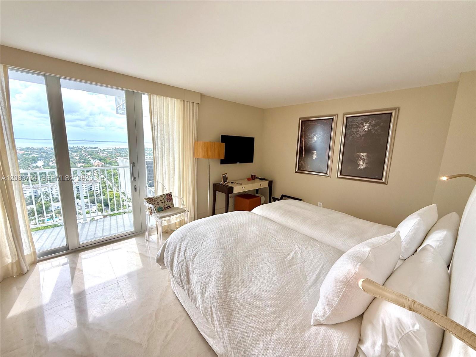 881 Ocean Drive 25e Property Photo 25