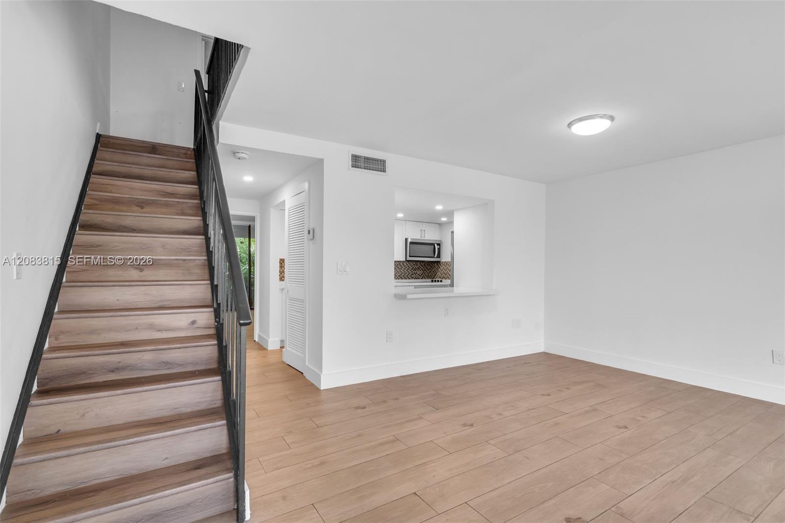 A12083815 Property Photo 3
