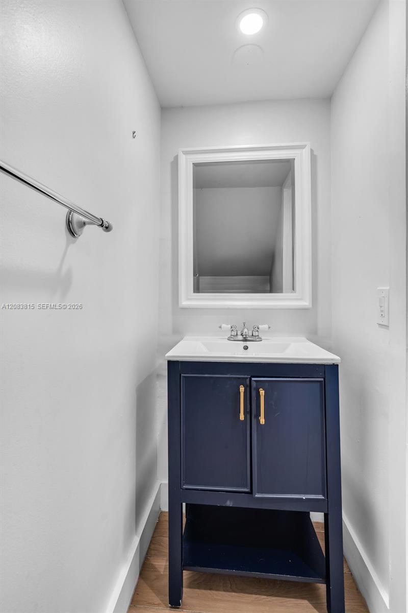 A12083815 Property Photo 14