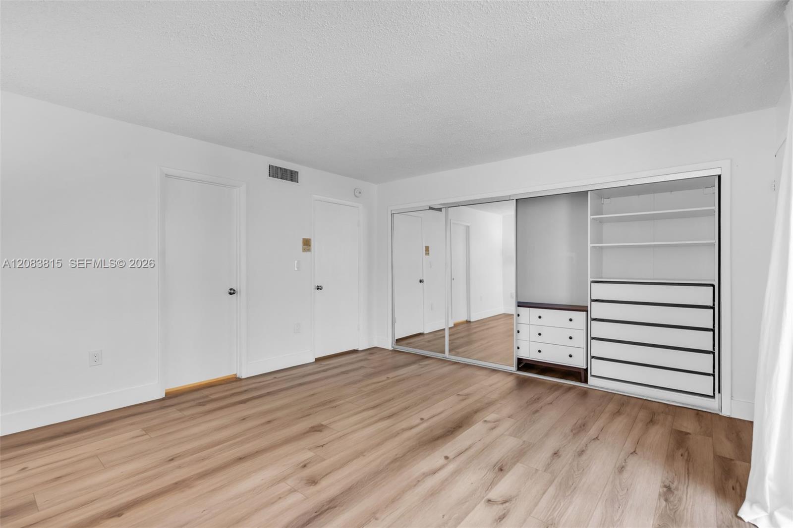 A12083815 Property Photo 17
