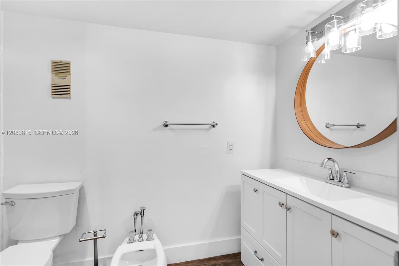A12083815 Property Photo 18